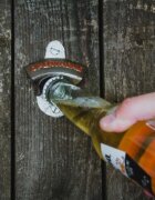 BarCraft Метална отварачка за бутилки за стенен монтаж -