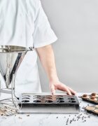 de Buyer KWIK PRO автоматична бутална фуния за дозиране на тесто със стойка 1