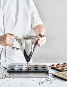 de Buyer KWIK PRO автоматична бутална фуния за дозиране на тесто със стойка 1