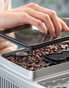 DeLonghi Автоматична машина за еспресо 1450W "Magnifica S" бяла -