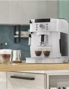 DeLonghi Автоматична машина за еспресо 1450W "Magnifica S" бяла -
