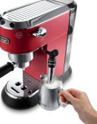 DeLonghi Ръчна еспресо машина 1300W "Dedica" червена - De'Longhi