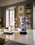 DeLonghi Ръчна еспресо машина 1300W "Dedica" сребърен цвят - De'Longhi