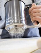Kitchen Craft Чаша за пресяване на брашно и пудра захар 750 мл – от