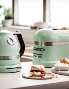 KitchenAid Електрическа кана 2400 W Artisan 1.5L цвят "Pistachio" - марка Kitc