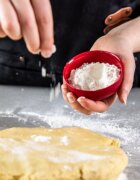 KitchenAid Комплект от 4 купи с капак пластмасови "Empire Red" - марка Kitchen