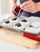 KitchenAid Телка за разбиване от неръждаема стомана 27 см "Classic" Empire Red