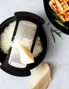 Microplane Ситно ренде за купи неръждаема стомана черна -