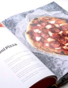 Ooni Книга с рецепти „Cooking With Fire“ на английски -