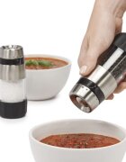 OXO Комплект от 2 мелнички за сол и черен пипер "Accent" -