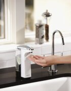 SimpleHuman Дозатор за течен сапун със сензор 237 ml бял -