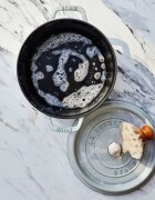 Staub Дълбока тенджера за готвене Cocotte чугунена 24 см / 4.7 л White Tr