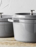 Staub Дълбока тенджера за готвене Cocotte чугунена 24 см / 4.7 л White Tr