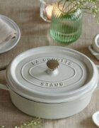 Staub Овална тенджера за готвене Cocotte чугунена 37 см/8 л White Truffle
