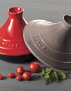 Staub Таjine изработен от чугун с керамичен капак 28 см Cherry -