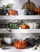 Staub Тенджера Cocotte с форма на тиква чугун 24 см/345 л Cinnamon - Sta