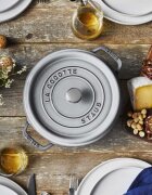 Staub Тенджера за готвене от чугун Cocotte 22 см/26 л <<Графитно сива>> -