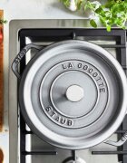 Staub Тенджера за готвене от чугун Cocotte 22 см/26 л <<Графитно сива>> -