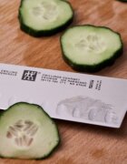 Zwilling Нож Santoku 18 см Gourmet -