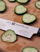 Zwilling Нож Santoku 18 см Gourmet -
