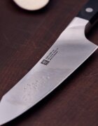 Zwilling Нож Santoku 18 см << Pro>> -