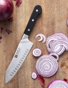 Zwilling Нож Santoku 18 см << Pro>> -