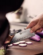 Zwilling Нож Santoku 18 см << Pro>> -