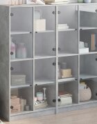 vidaXL Библиотека с врати бетонно сива 136x37x142 см инженерно дърво