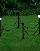 vidaXL Градинска верижна преграда - соларно осветление 2 LED лампи 2 стълба