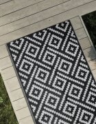 vidaXL Килим за открито ARAKIL Бяло и черно 80x250 см PP