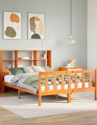 vidaXL Легло с етажерка за книги без матрак 150x200 см бор масив