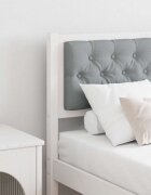 vidaXL Облегалка за глава Бял и светлосив 135 cm Борово дърво масив