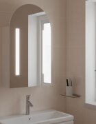 vidaXL Огледален шкаф за баня с LED светлина дъговиден бял 42x13x70 см