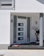 vidaXL Входна врата бяла 110x210 см алуминий и PVC