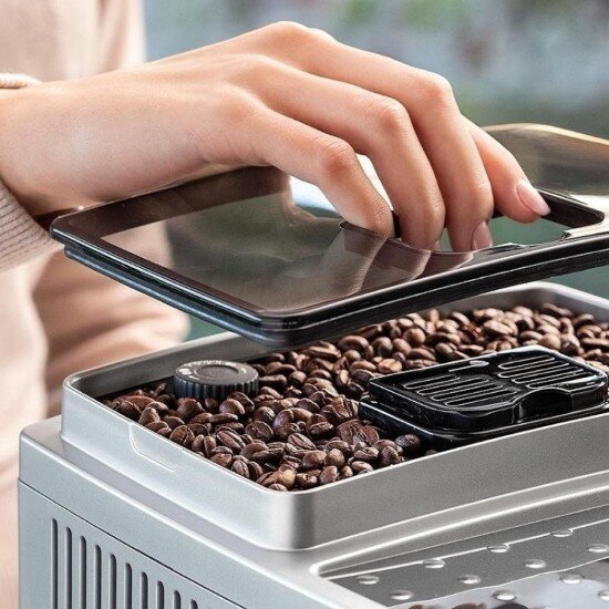 DeLonghi Автоматична машина за еспресо 1450W "Magnifica S" бяла -