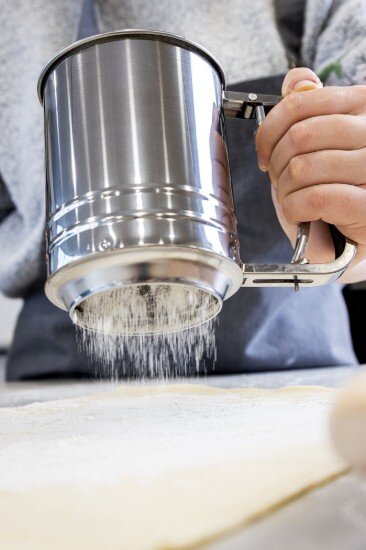 Kitchen Craft Чаша за пресяване на брашно и пудра захар 750 мл – от