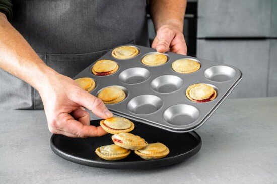 Kitchen Craft Форма за мъфини 12 вдлъбнатини стомана 315 x 24 см -