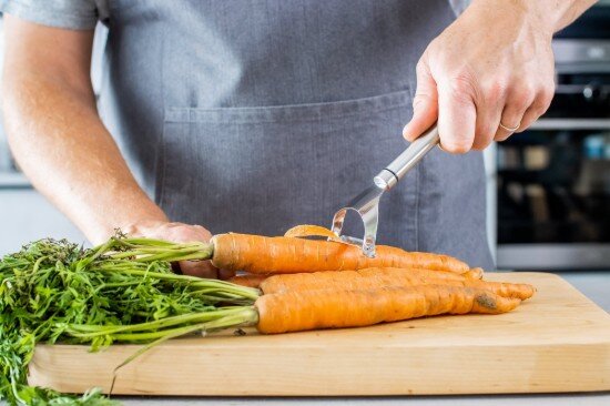 Kitchen Craft Прибор от неръждаема стомана за белене на плодове/зеленчуци 18 см - о