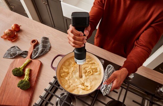 KitchenAid Акумулаторен ръчен пасатор GO с батерия 07 л черен мат - KitchenAi