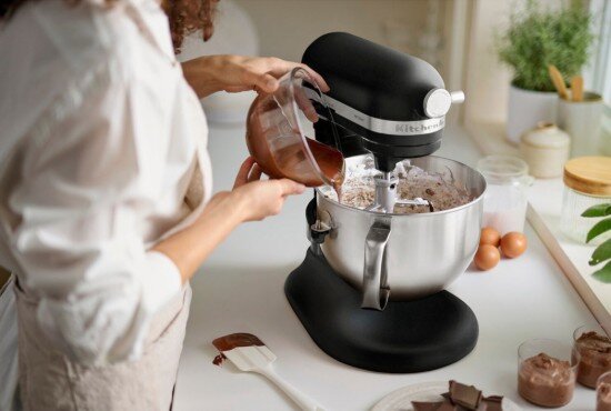 KitchenAid Artisan миксер с купа 5.6L модел 60 Matte Black -