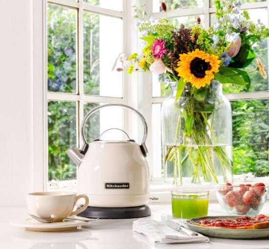 KitchenAid Електрическа кана 1.25L Almond Cream -