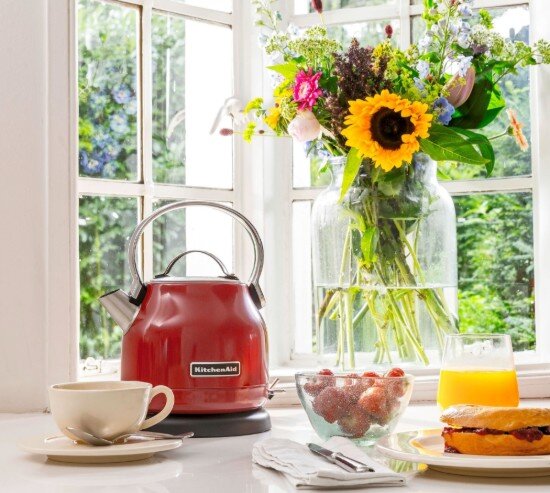 KitchenAid Електрическа кана 1.25L Empire Red -