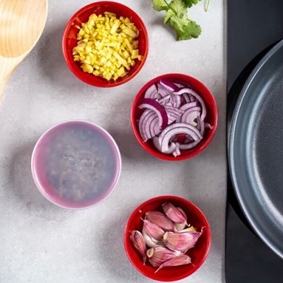 KitchenAid Комплект от 4 купи с капак пластмасови "Empire Red" - марка Kitchen