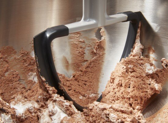 KitchenAid Лопатка с гъвкав ръб за стоящ миксер с повдигане на купата - KitchenAi
