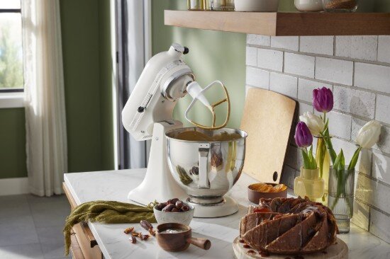 KitchenAid Стационарен миксер "Artisan" с купа 48 л модел 125 "Porcelain Whit