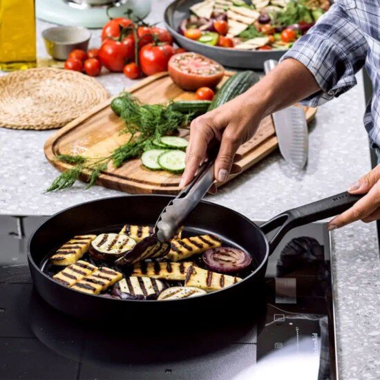 KitchenAid Тиган с незалепващо покритие алуминий 28 см "Classic" -