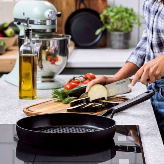 KitchenAid Тиган с незалепващо покритие алуминий 28 см "Classic" -