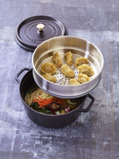Staub Чугунена тенджера за готвене Cocotte с аксесоар за готвене на пара 2