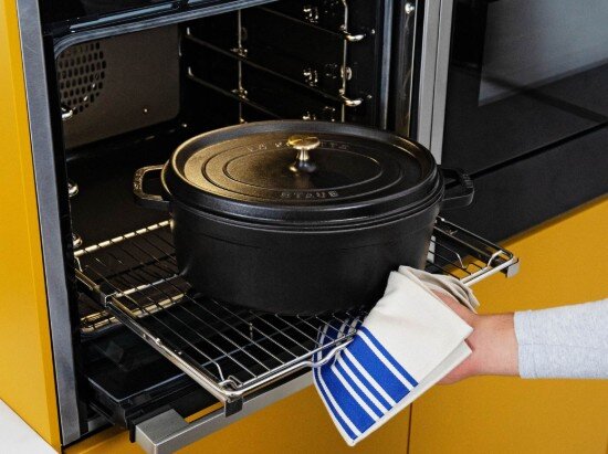 Staub Овален съд за готвене Cocotte чугун 33см/6.7л Black -