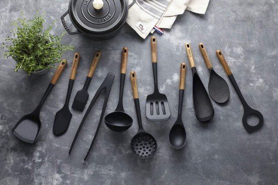 Staub Решетъчна лъжица силикон 31 см -